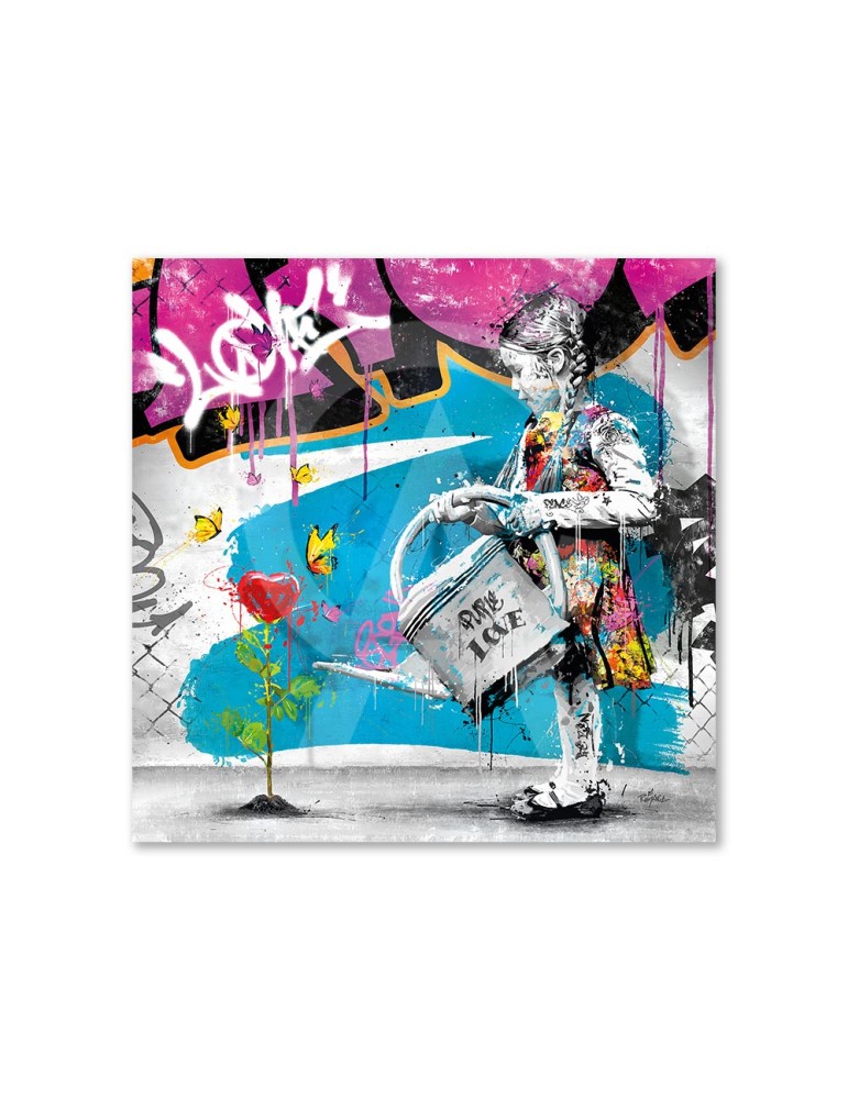 La fille et l'arrosoir